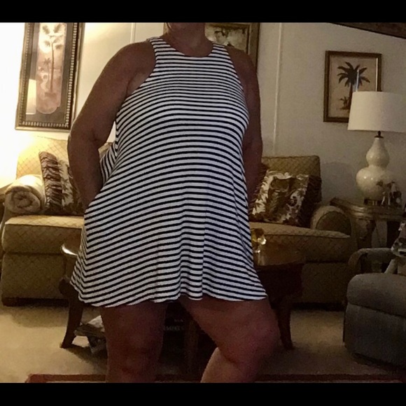 Basic beach cover or summer dress black & white S stripped comfortable 🌻 - Picture 2 of 7